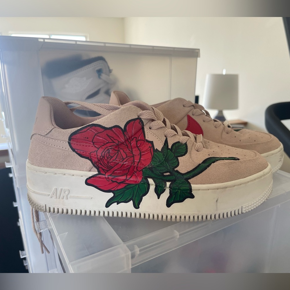Custom painted women’s Air Force 1: pink. Size 7.5